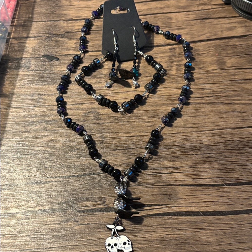 Black and Silver Beaded Skull Jewelry Set